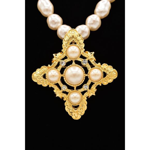 KJL Avon Necklace Maltese Cross Cabochon Pearl Beaded Gold Crystal Signed Bin3B - Picture 3 of 12